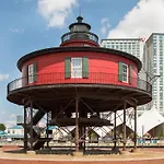 Pier 5 Hotel Baltimore