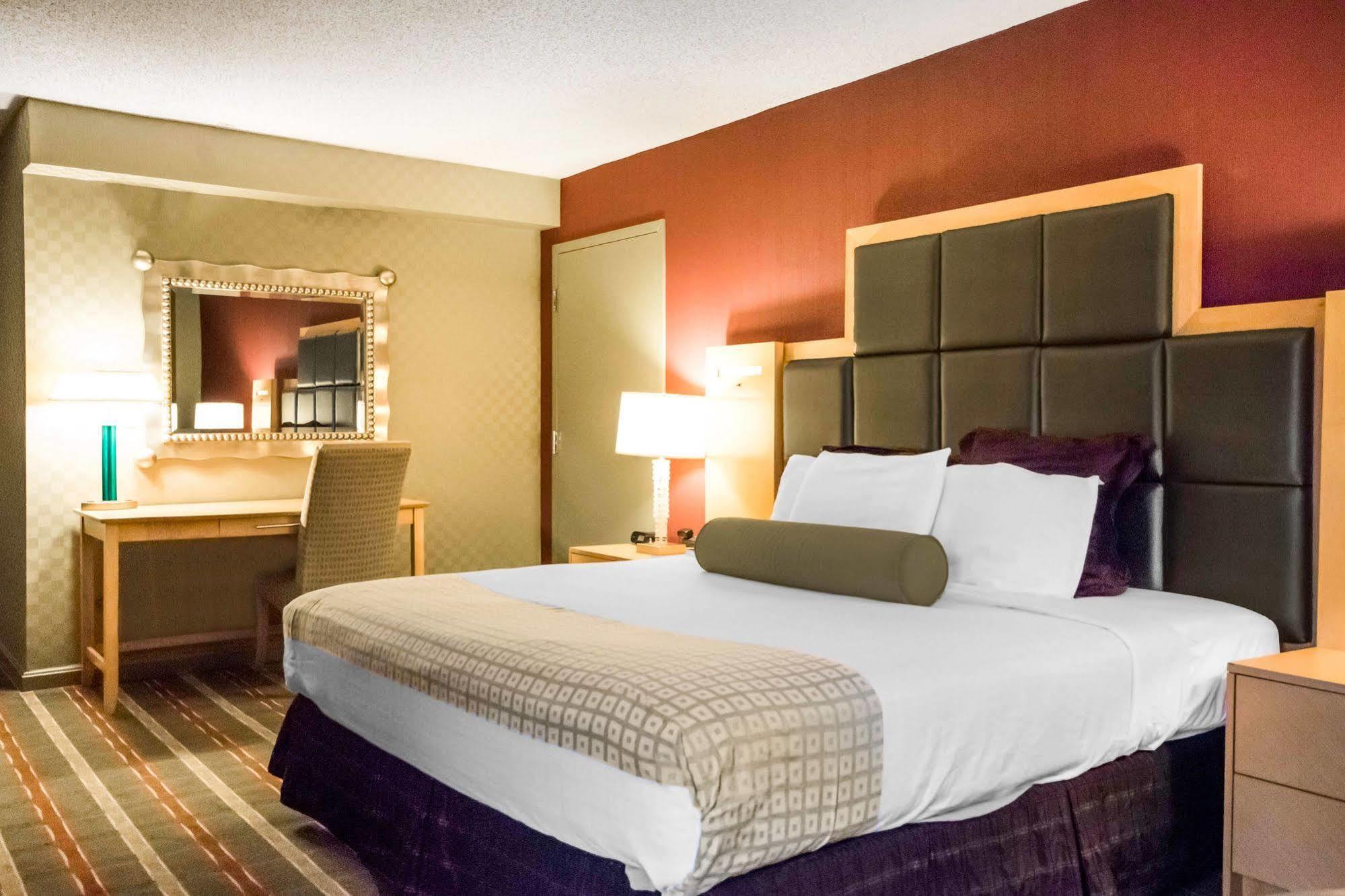 Pier 5 Hotel 4*